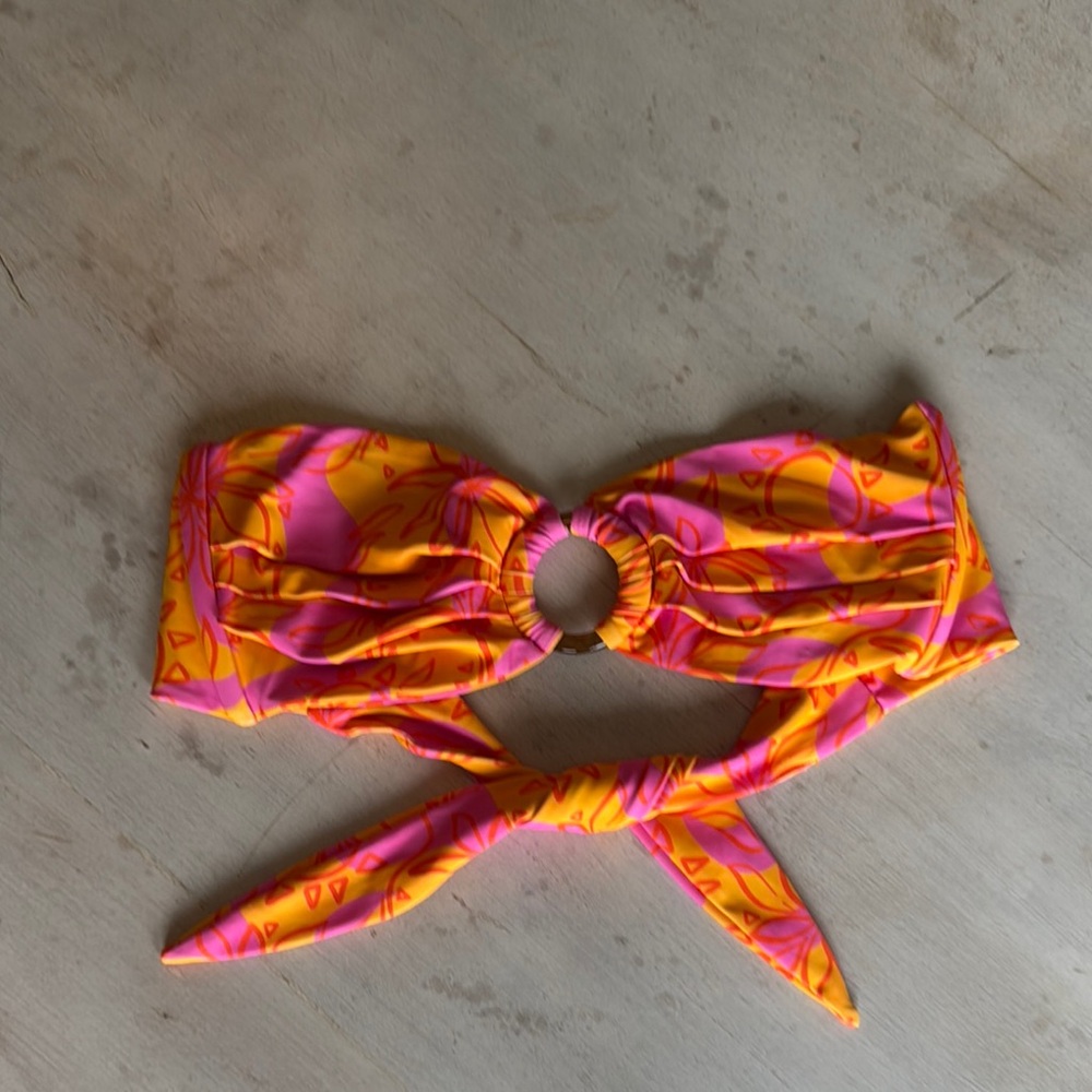 Kulani Kinis baiting suit top